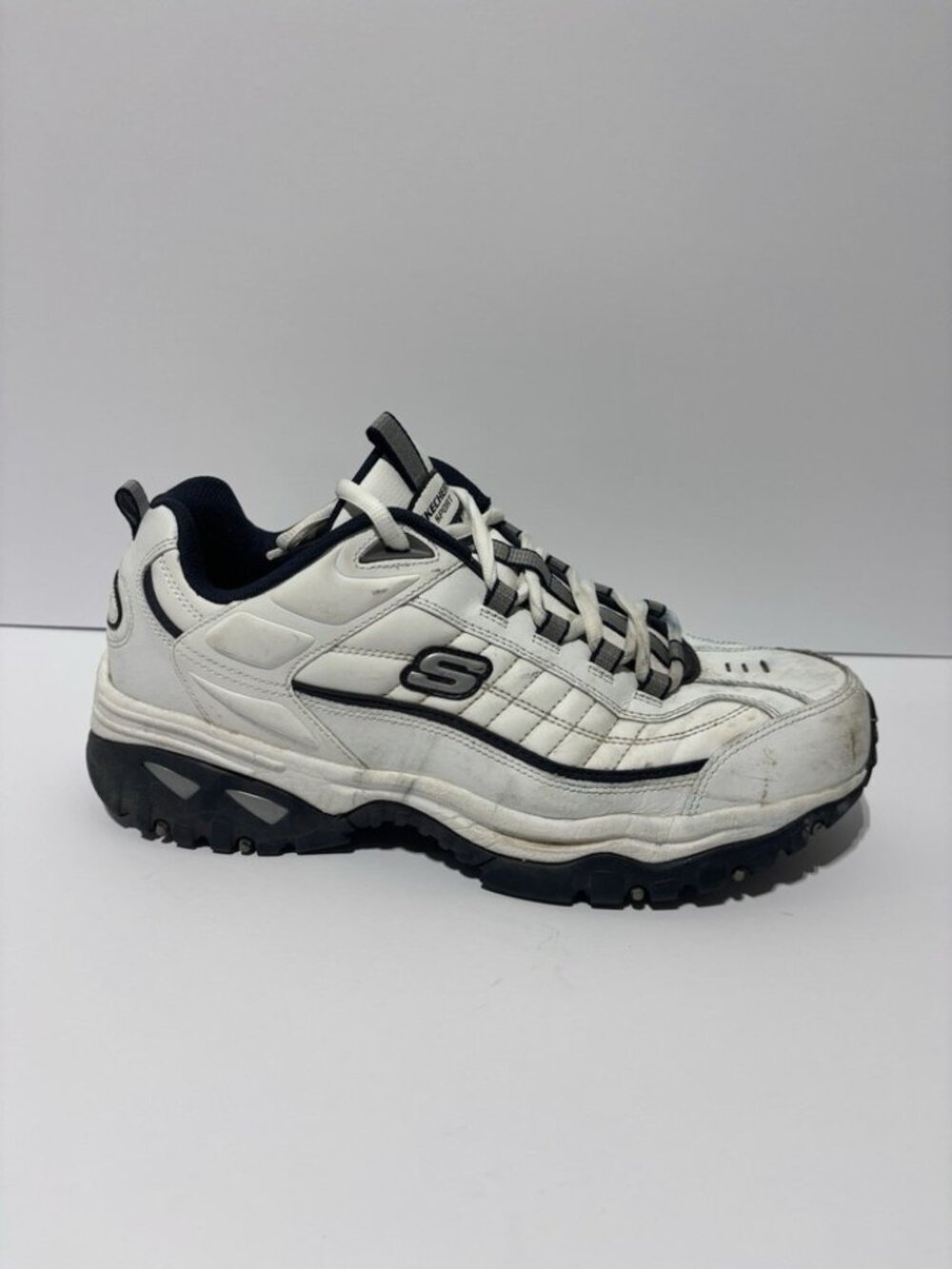 Skechers Men’s Vigor 2.0 - Serpentine White/Navy Sneakers, Size 13 EW
